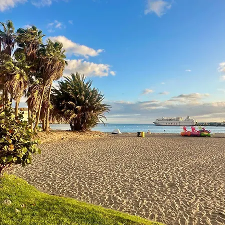 La Perla, Cristianos *