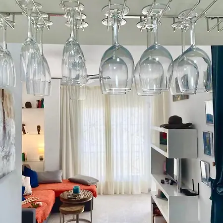 La Perla, Cristianos لوس كريستيانوس