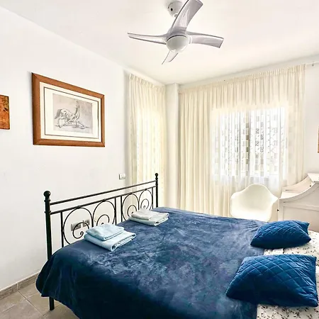 La Perla, Cristianos لوس كريستيانوس