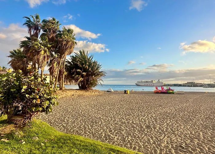 La Perla, Cristianos *