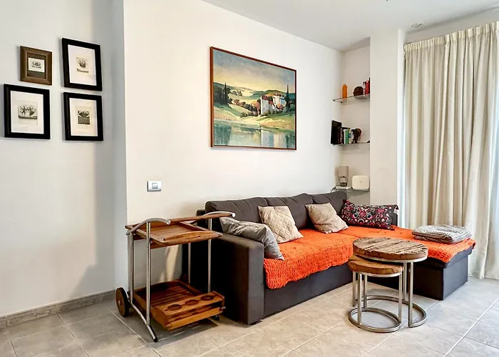 La Perla, Cristianos